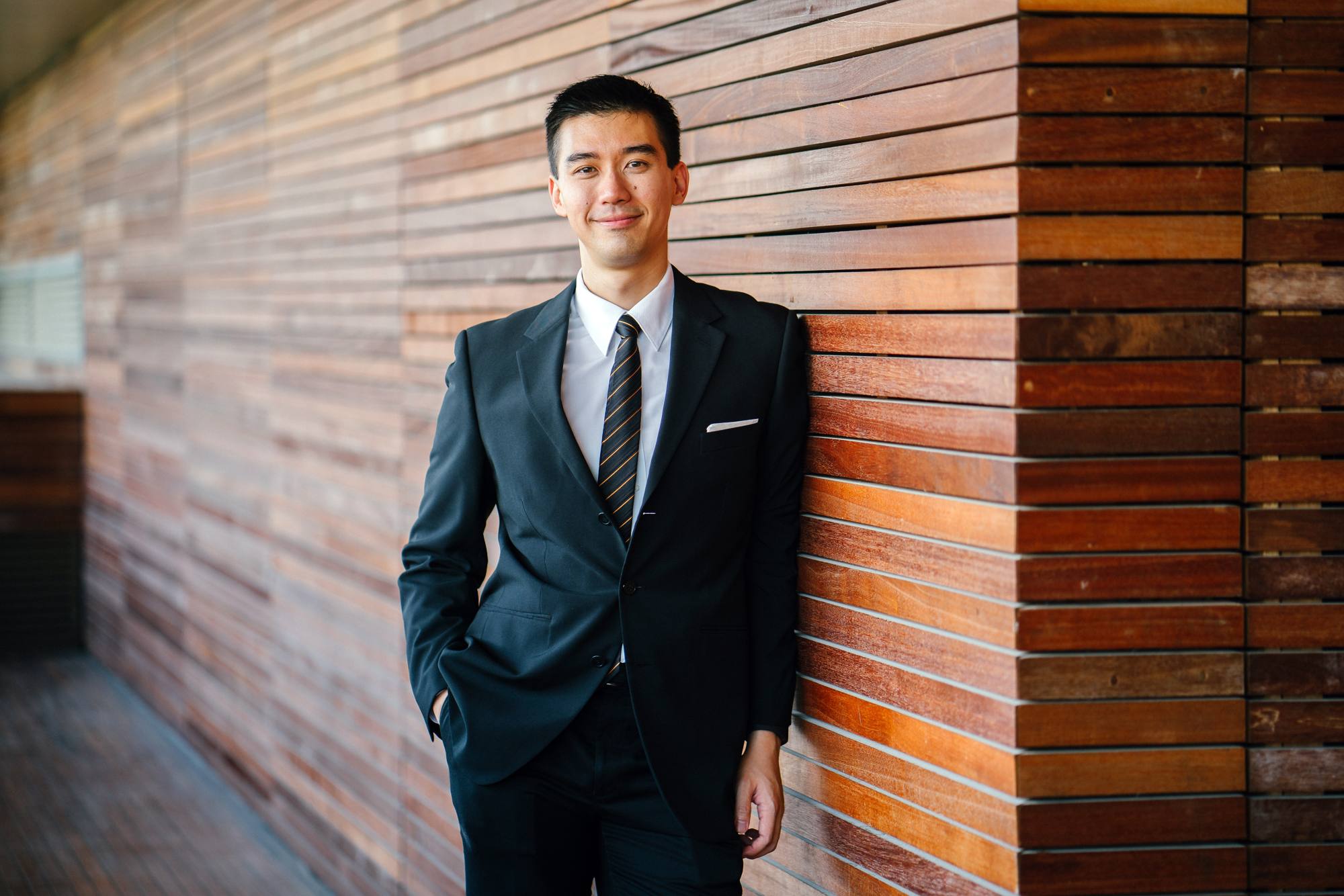 Oracle Cloud HCM consultant working with an HR team